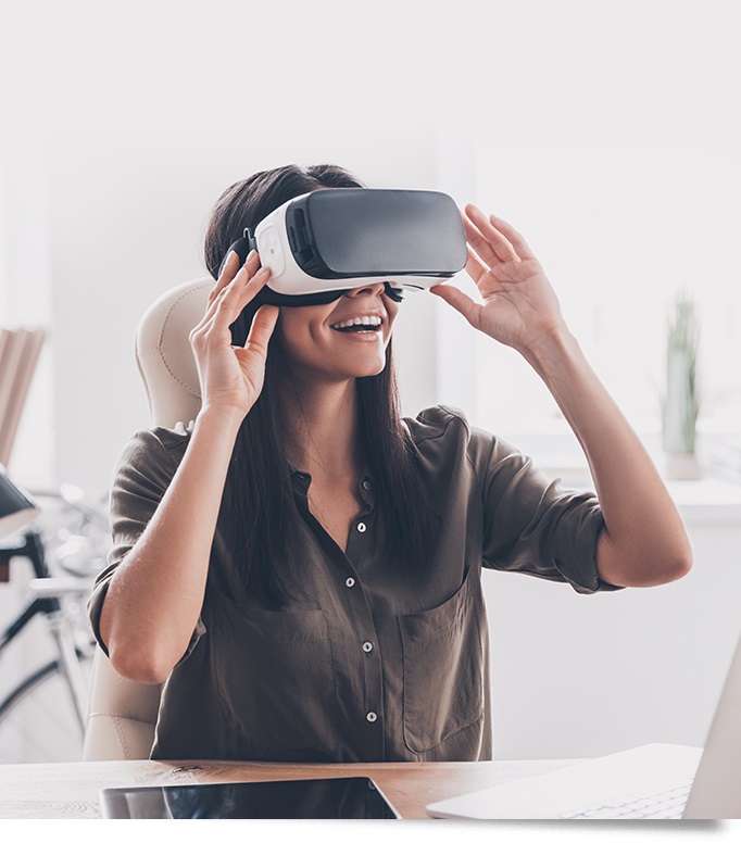 Porque somos asi Digital-chica con gafas de realidad aumentada